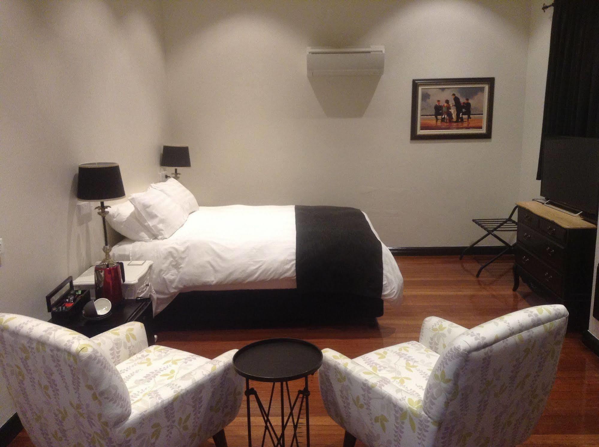 The Commercial Boutique Hotel Тентърфилд Екстериор снимка