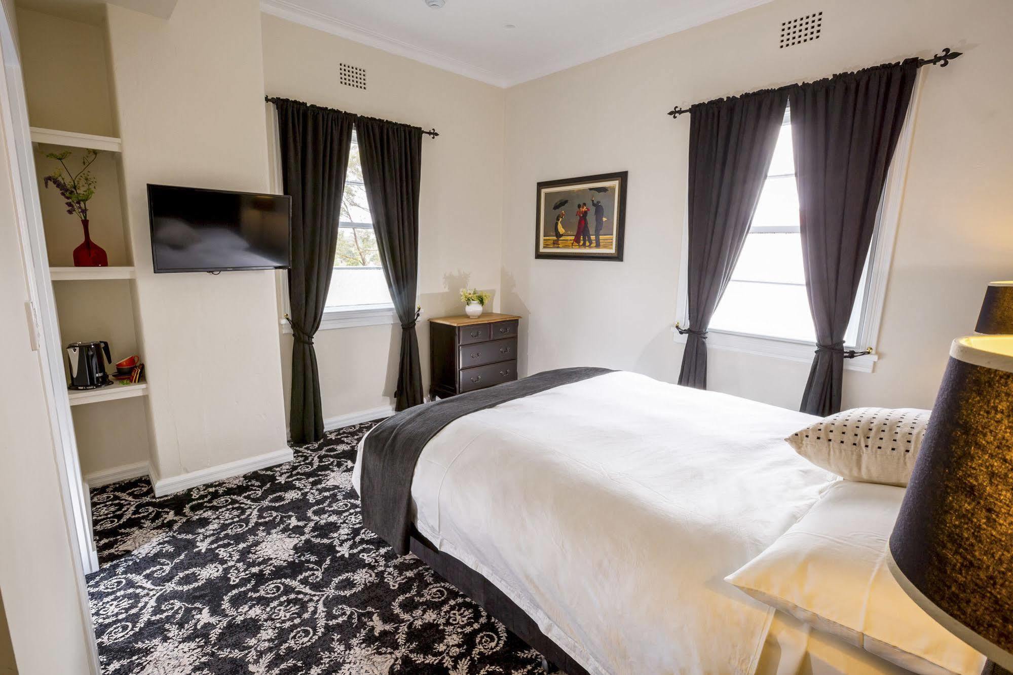 The Commercial Boutique Hotel Тентърфилд Екстериор снимка