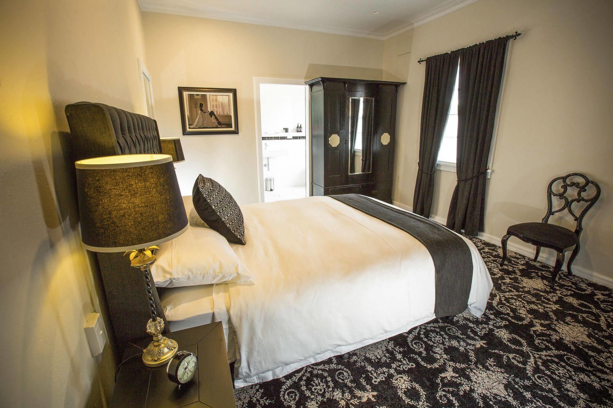 The Commercial Boutique Hotel Тентърфилд Екстериор снимка